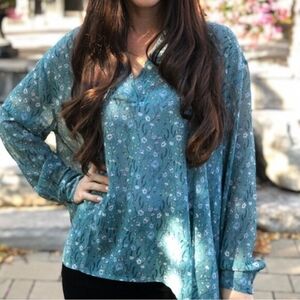 Cabi Chase Blouse Size M (Oversized) Floral Teal Blouse - EUC
